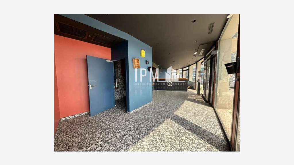 A louer local commercial 135m² axe premium Toulon