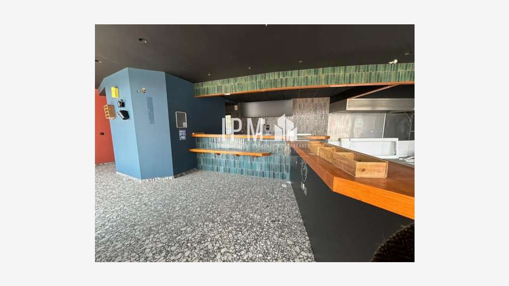 A louer local commercial 135m² axe premium Toulon
