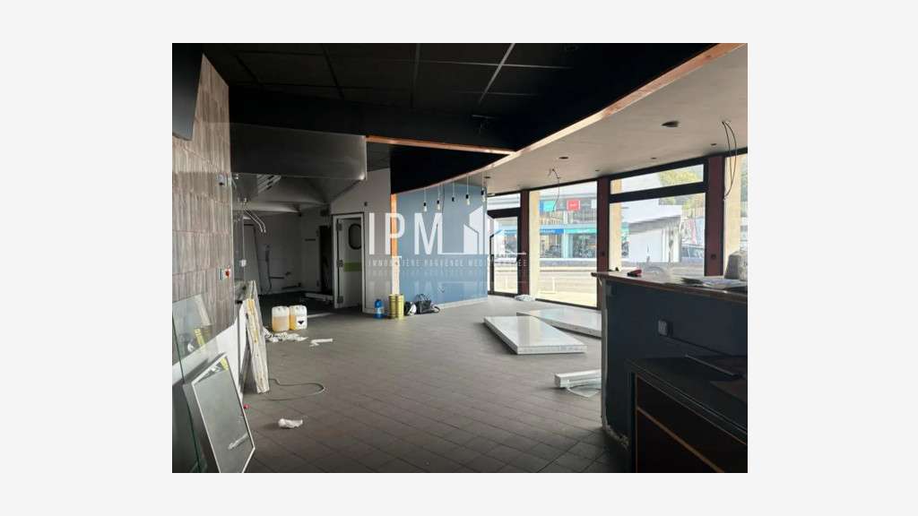 A louer local commercial 135m² axe premium Toulon