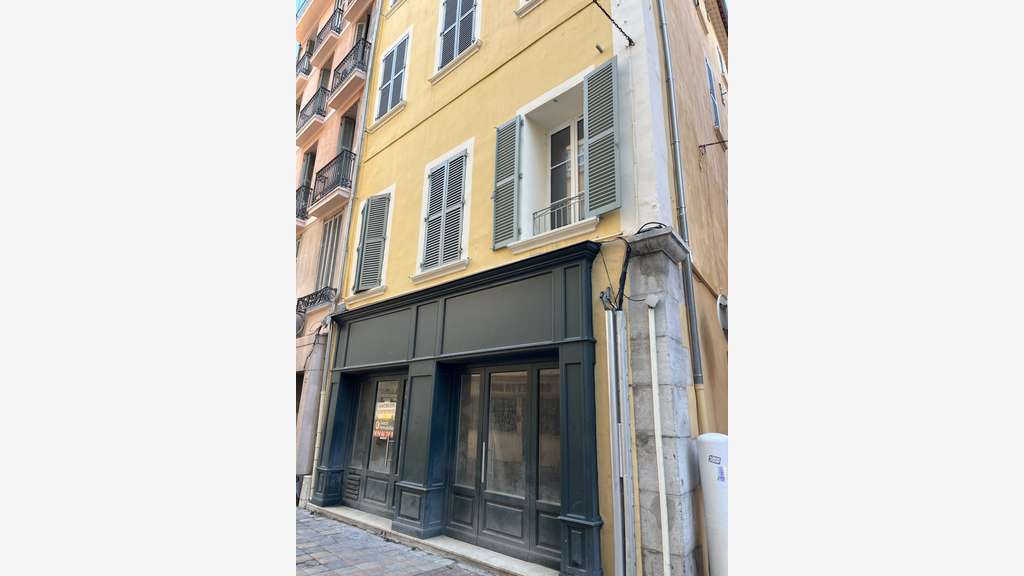 A louer local commercial 48m² ZFU Toulon centre