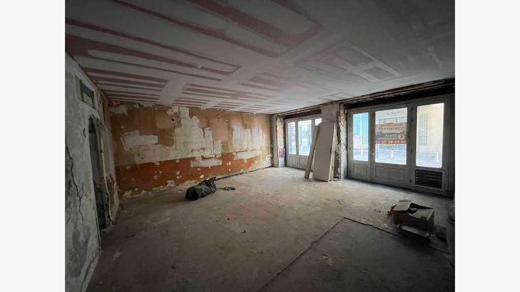 A louer local commercial 48m² ZFU Toulon centre