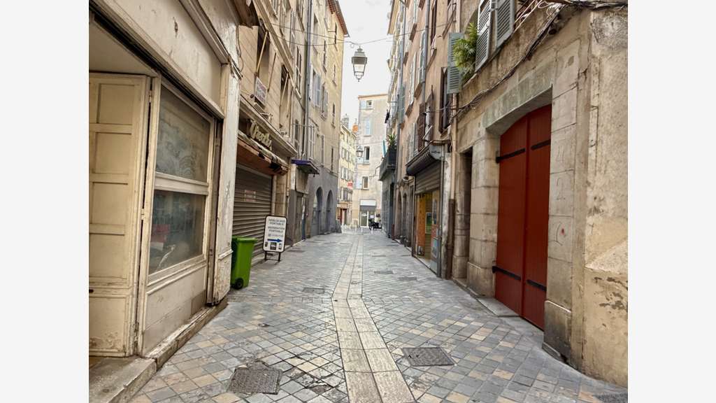 A louer local commercial de 46m² à Toulon centre