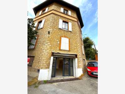 Loue local commercial 420m² à Toulon prox centre