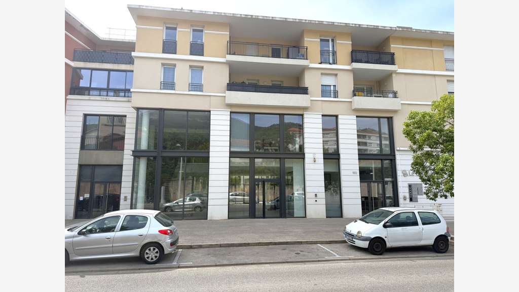 Location local commercial 245m² à Toulon Font Pré