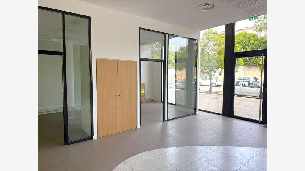 Location local commercial 245m² à Toulon Font Pré