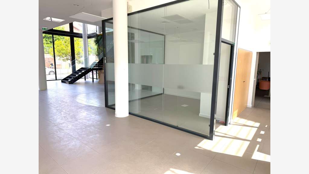 Location local commercial 245m² à Toulon Font Pré