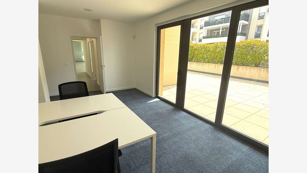 Location local commercial 245m² à Toulon Font Pré