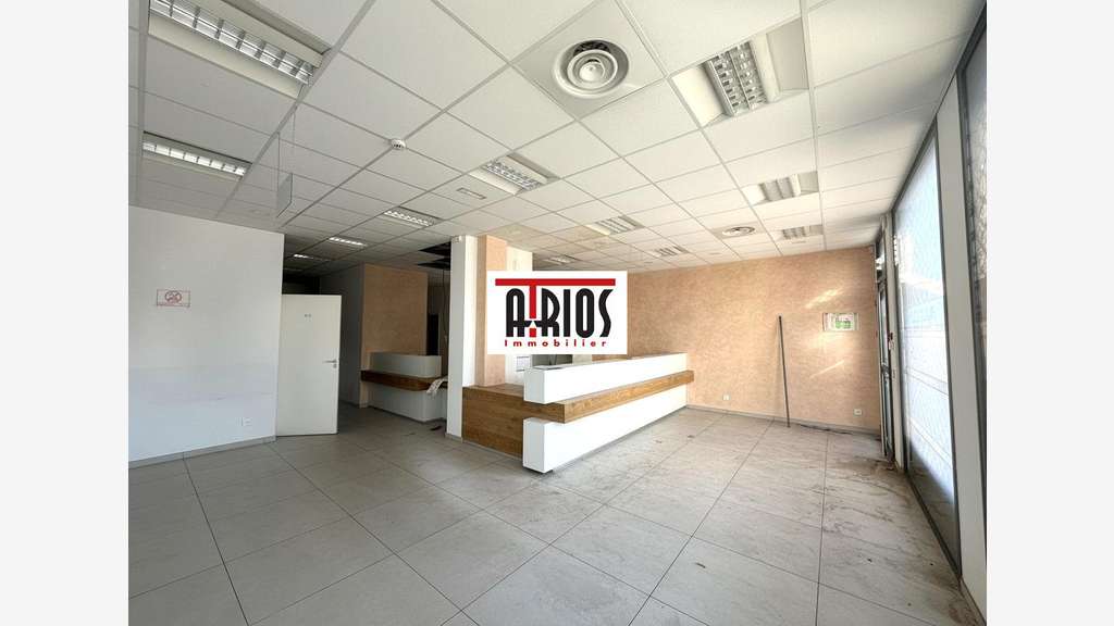 LOCAL COMMERCIAL DE 253m²