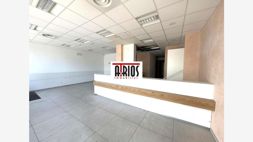 LOCAL COMMERCIAL DE 253m²
