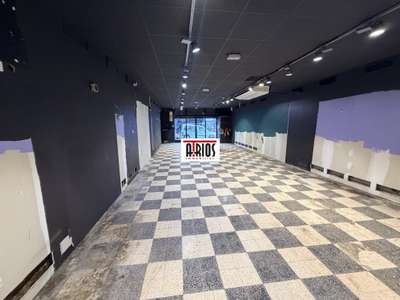 A louer local commercial de 427.20m² à Toulon