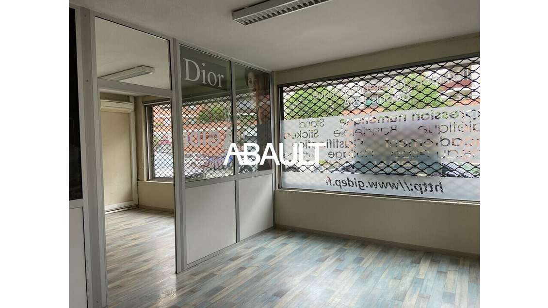 Local commercial de 217m² à louer à Toulouse