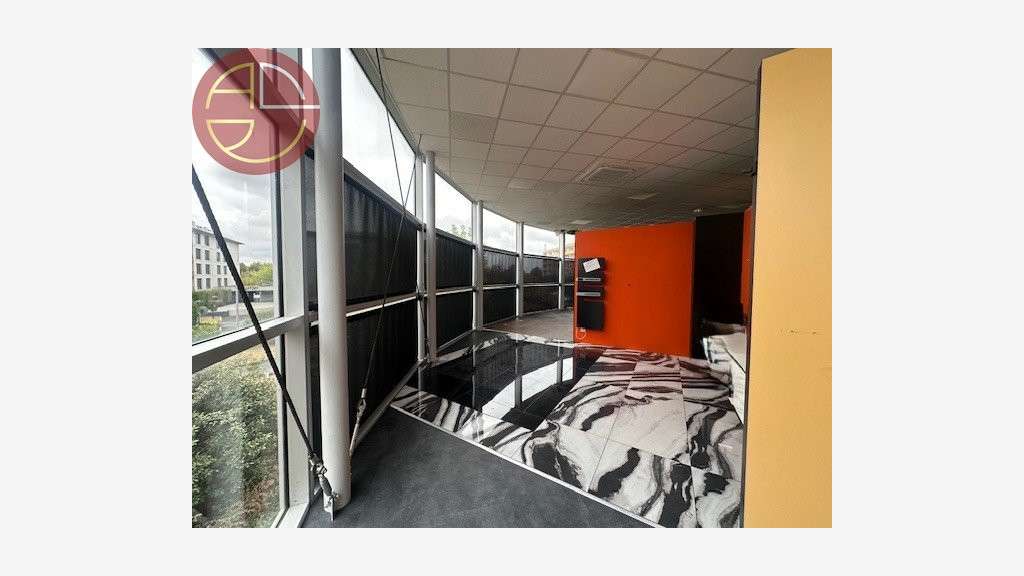 Location local commercial 915m² à Toulouse centre
