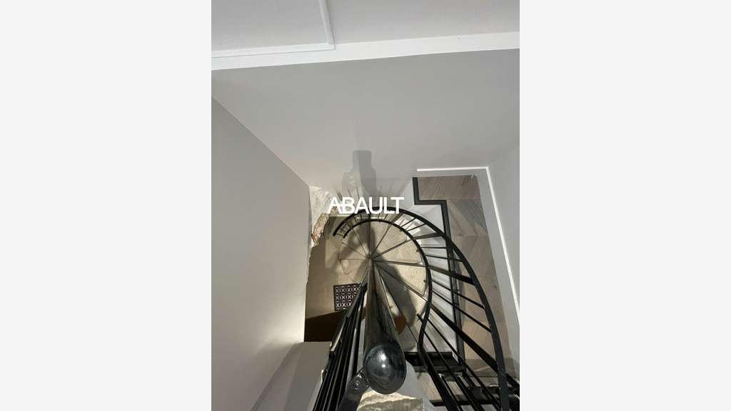 Location local d'angle 70m² à Toulouse rue Péri