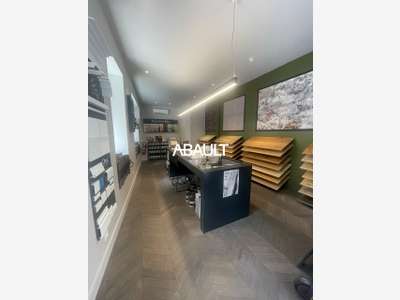 Location local d'angle 70m² à Toulouse rue Péri