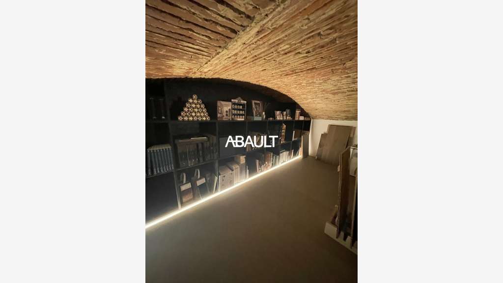 Location local d'angle 70m² à Toulouse rue Péri