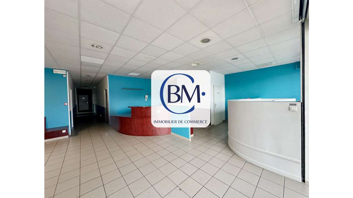 À louer local commercial 290m² à Toulouse Glacière