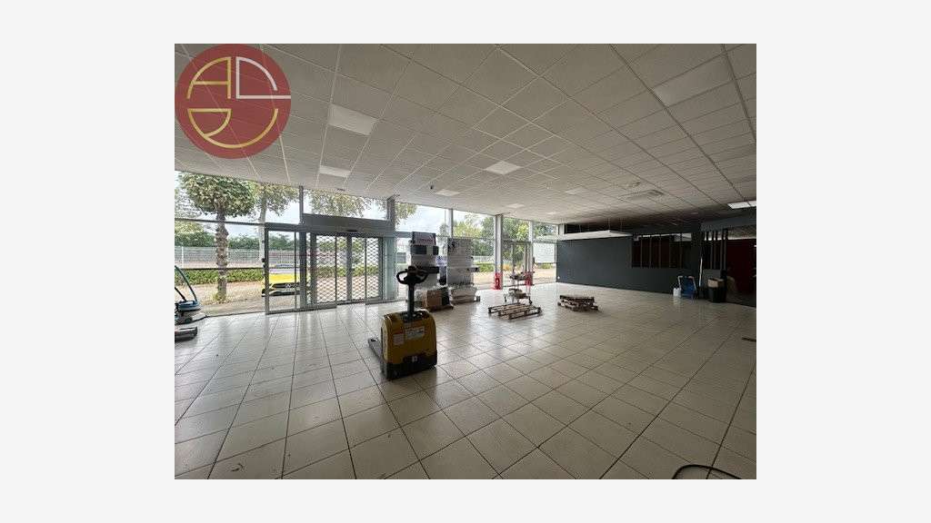 A louer local 457m² à Toulouse centre Lardenne