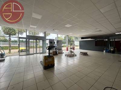A louer local 457m² à Toulouse centre Lardenne