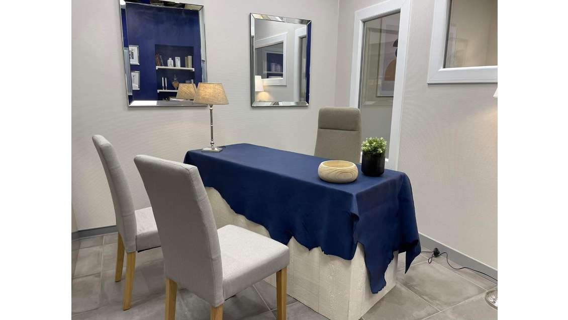 Local rénové artère au fort passage de Toulouse 