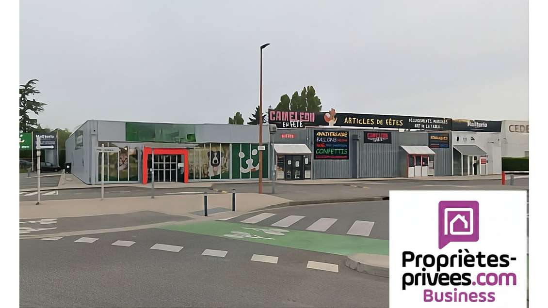 Loue local commercial 226m² Toulouse Auchan Balma