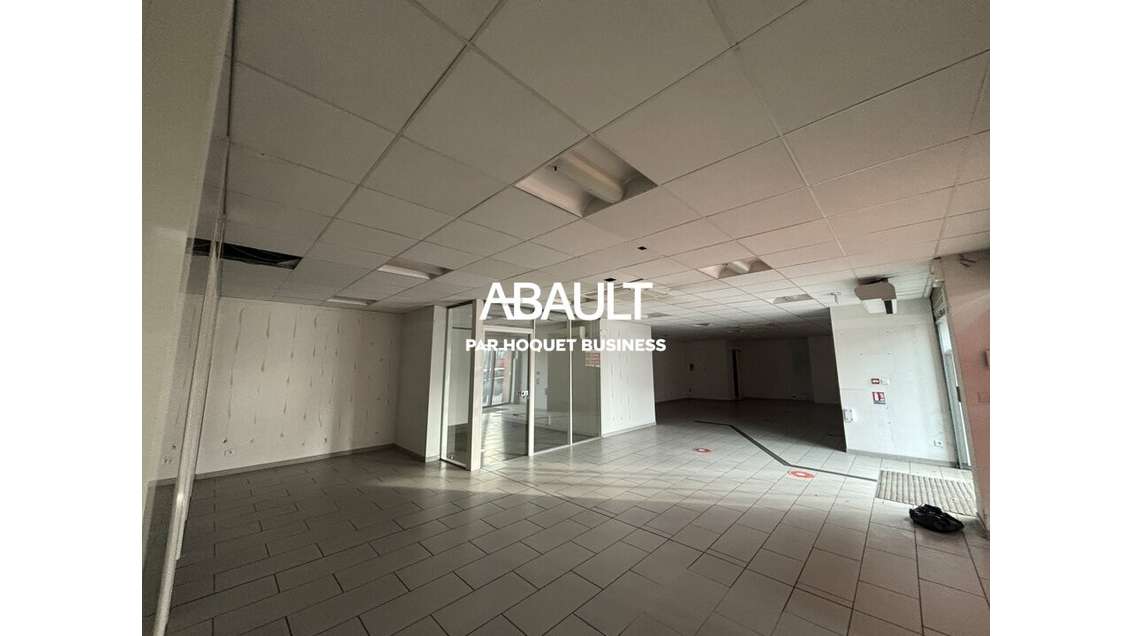 Local commercial de 271m² à louer à Toulouse 