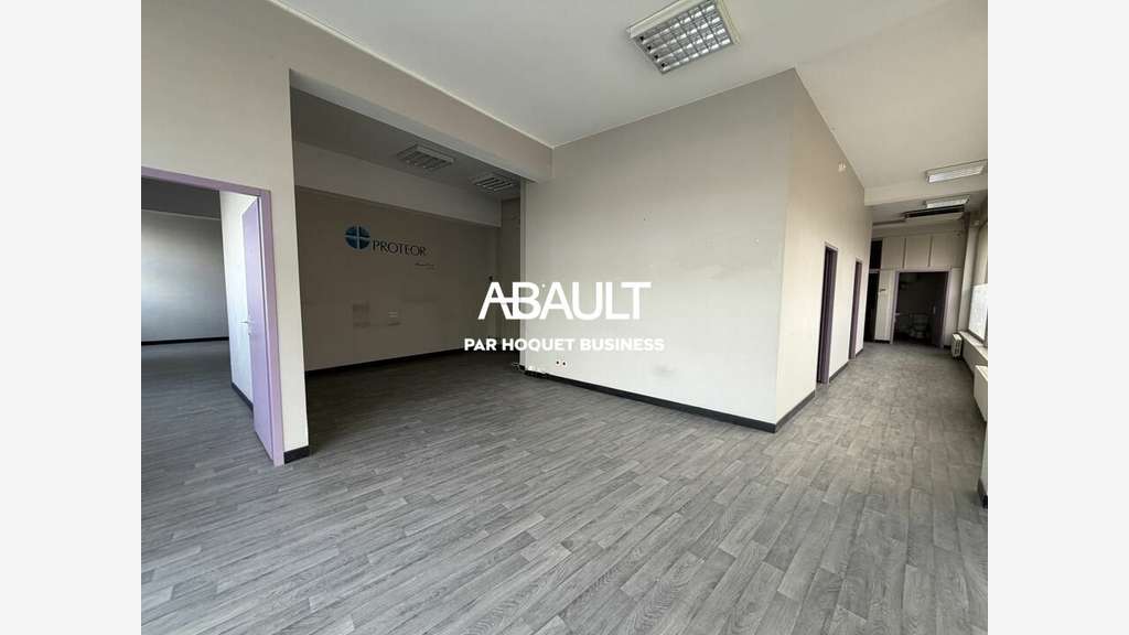 Local commercial de 360m² à louer à Toulouse