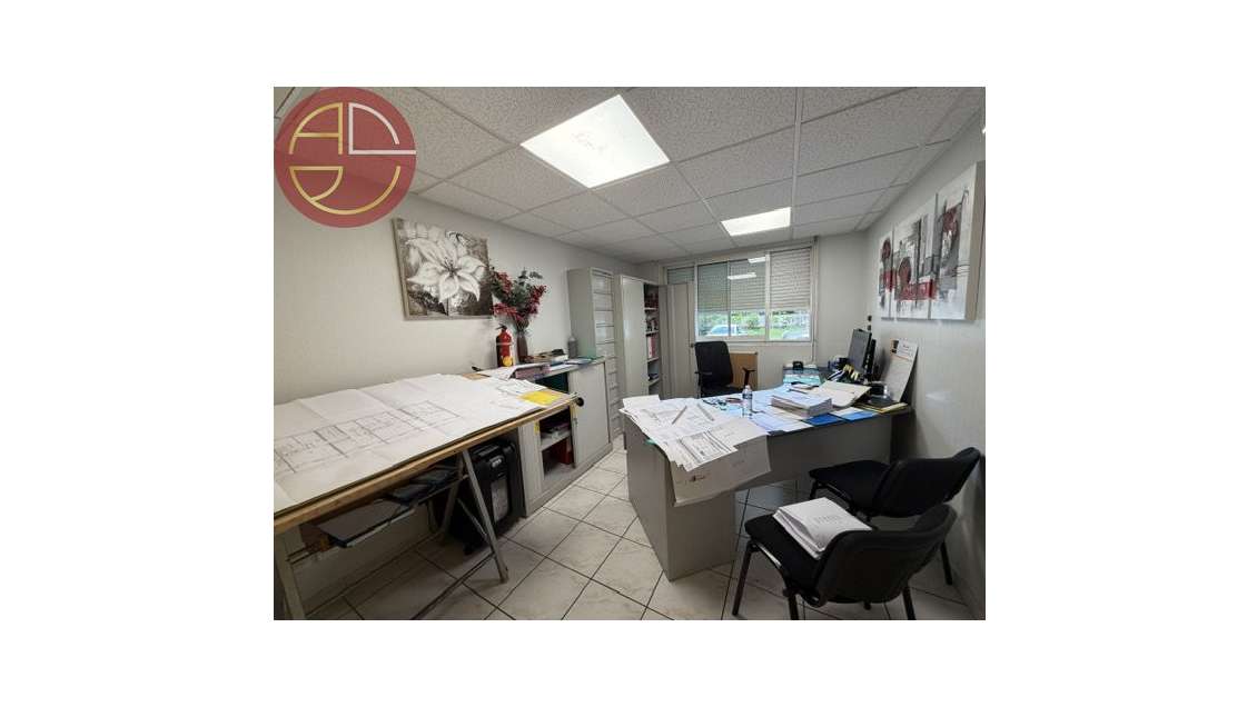 Location local commercial 210m² Toulouse Raisins