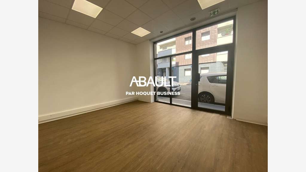 Local commercial traversant 61m² à louer Toulouse