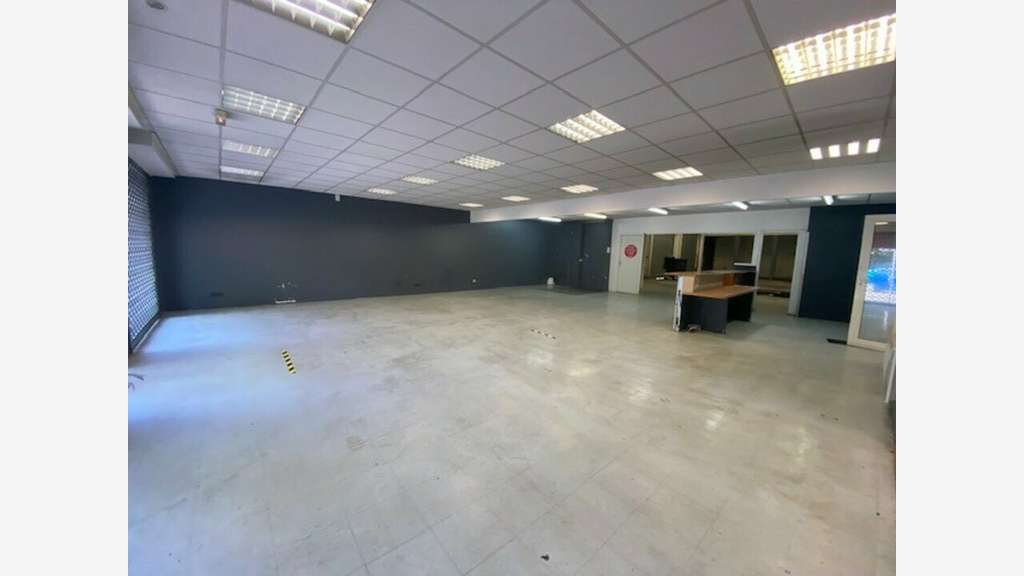 Loue local de 700m² à Toulouse Barrière de Paris