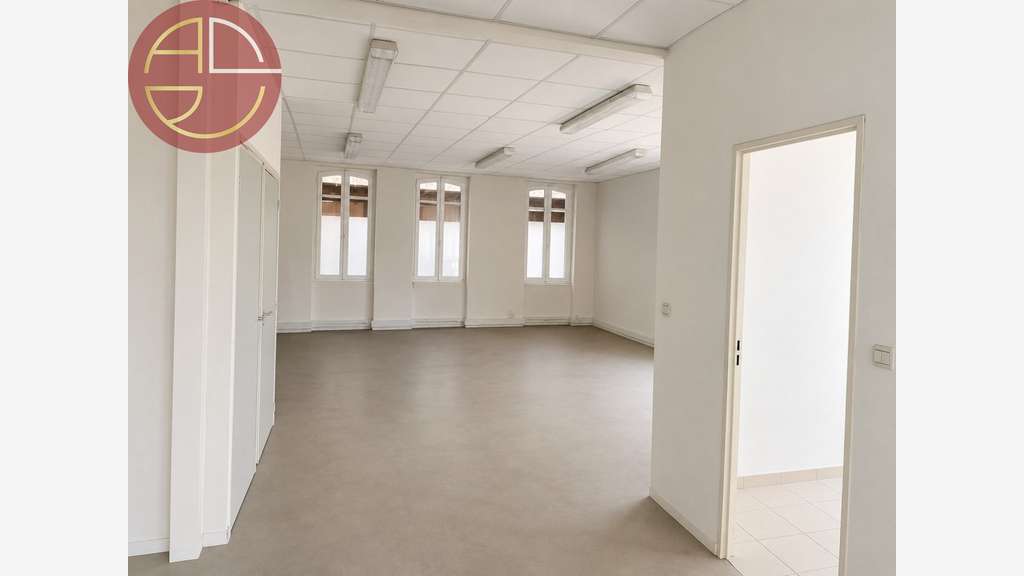 Loue local de 700m² à Toulouse Barrière de Paris