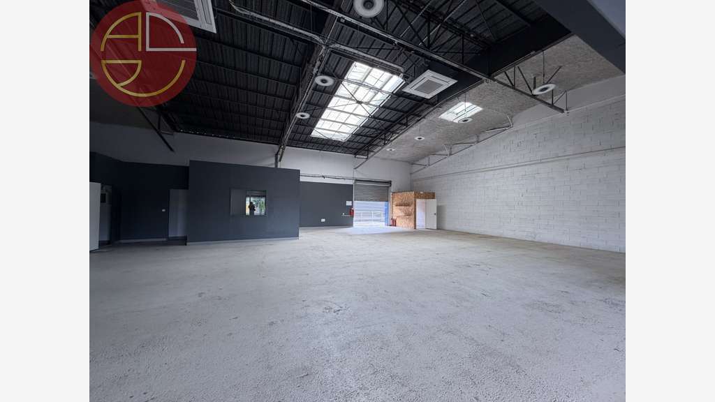 Location local commercial 380m² Toulouse Sud-Ouest