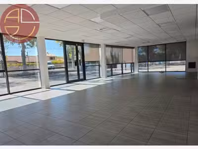 Local commercial de 650m² à louer à Tournefeuille
