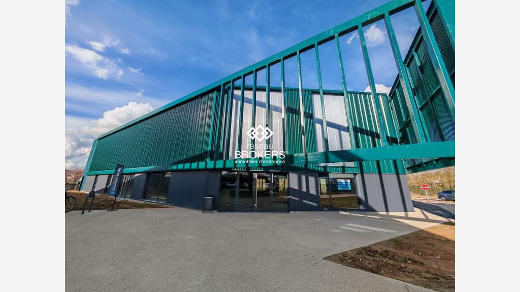 A louer local commercial neuf 978m² Tours Nord
