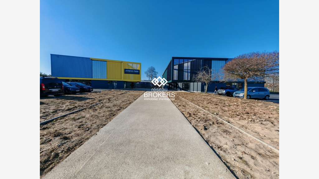 A louer local commercial neuf 978m² Tours Nord