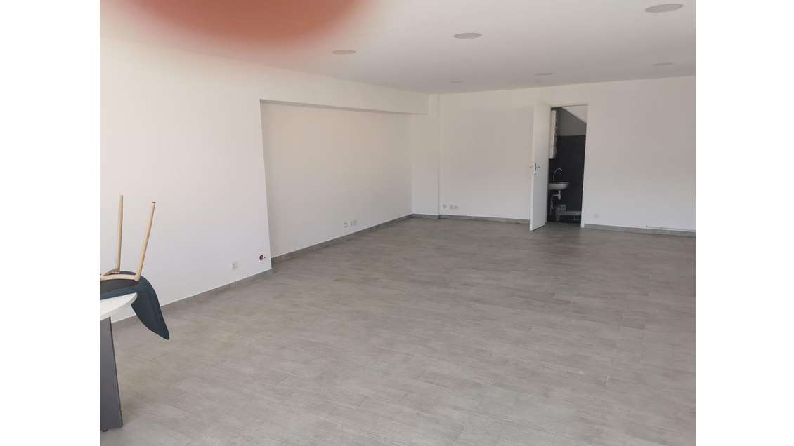 A louer local 58m² parfait état Trans en Provence