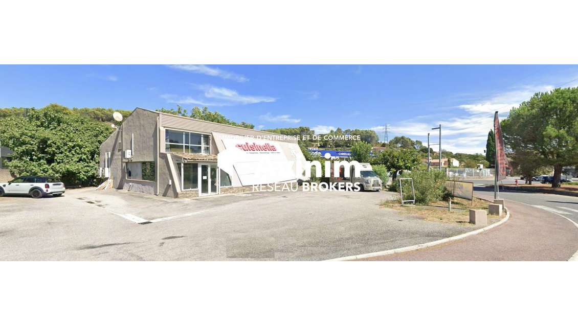 Local commercial emplacement N°1 a Trans en