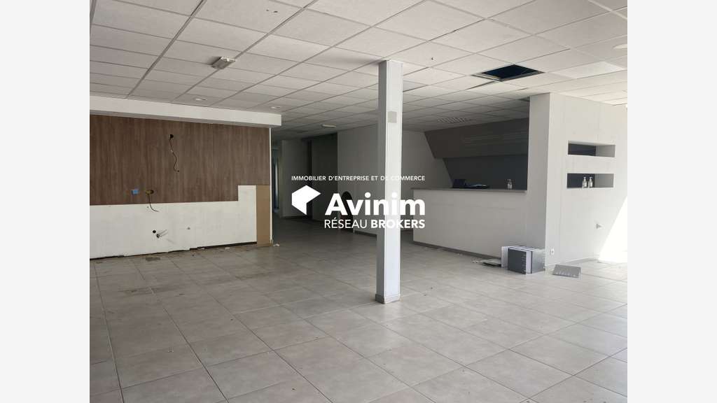 Local commercial emplacement N°1 a Trans en