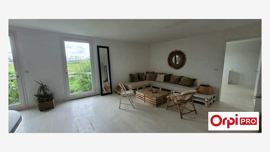 A louer local de 330m² en ZAC à Trégueux