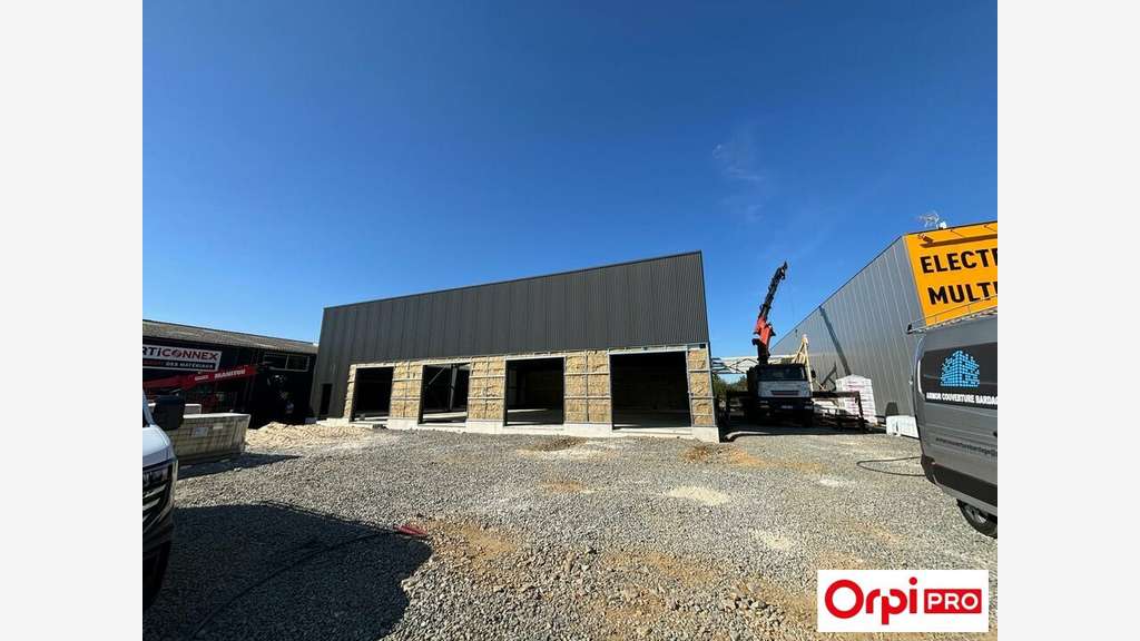 TRÉGUEUX - LOCAL COMMERCIAL à louer