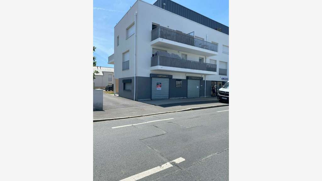 A louer local commercial 51m² à Treillières centre