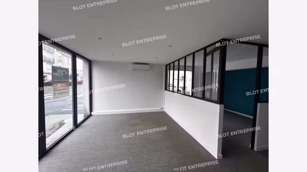 A louer locaux commerciaux de 53m² à Treillières