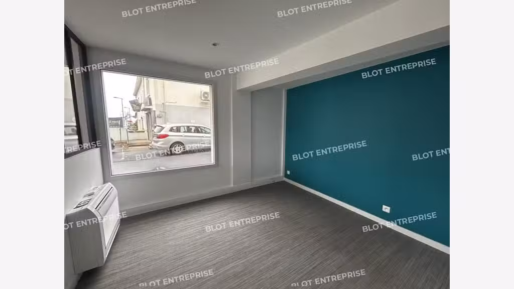 A louer locaux commerciaux de 53m² à Treillières