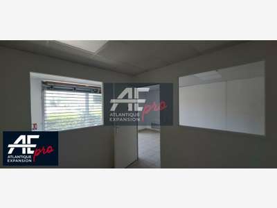 Local commercial 49m² à louer à Trignac