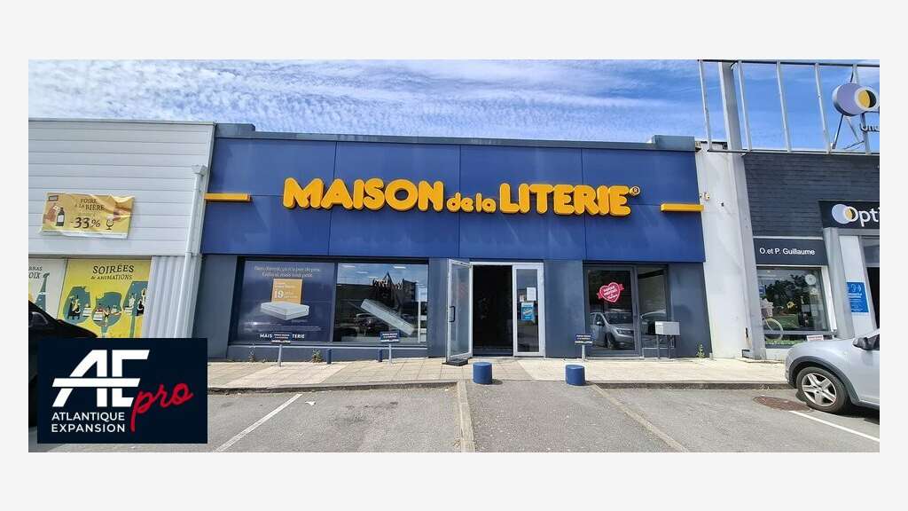 A louer local commercial 410m² Trignac zone Auchan