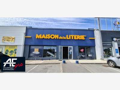 A louer local commercial 410m² Trignac zone Auchan
