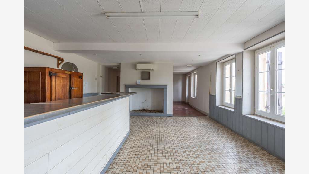 A louer local 206m² axe de passage 20 mn de Troyes