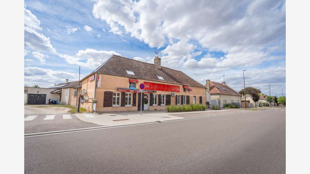 A louer local 206m² axe de passage 20 mn de Troyes