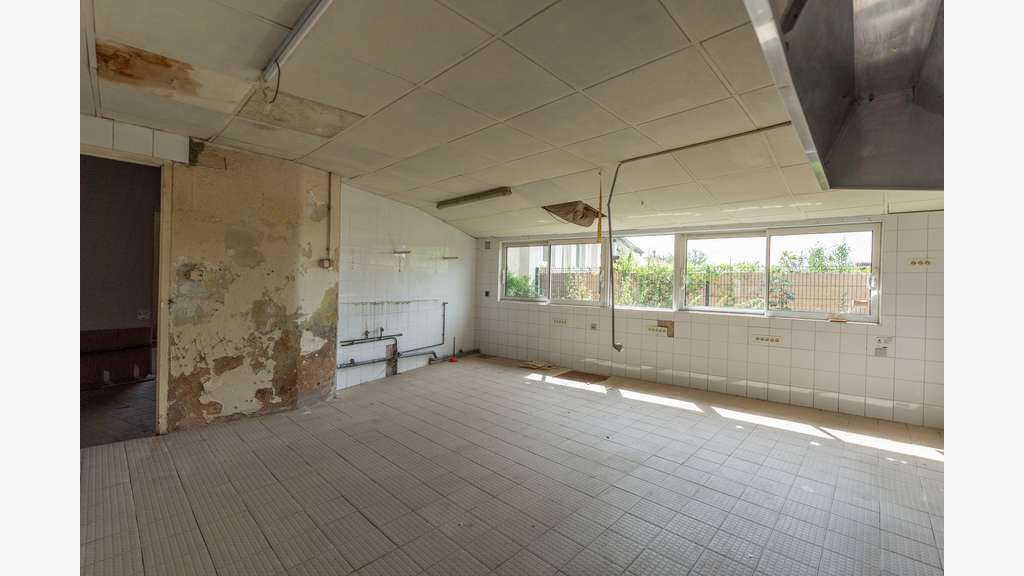A louer local 206m² axe de passage 20 mn de Troyes