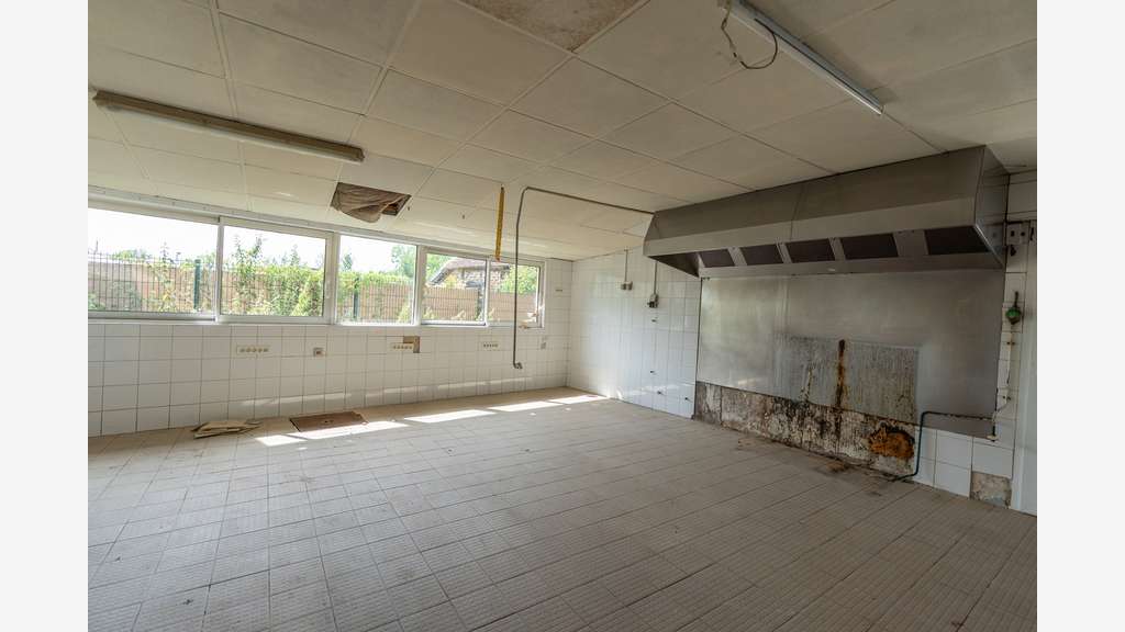 A louer local 206m² axe de passage 20 mn de Troyes