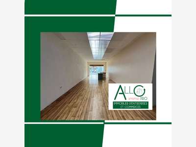 A louer local commercial 117m² Urrugne axe passant